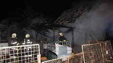 Hasiči zasahovali u požáru zahradní chatky v Doubravě na Karvinsku. Při požáru...