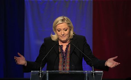 Marine Le Pen pronáí svj projev po vyhláení výsledk voleb. (13. 12. 2015)