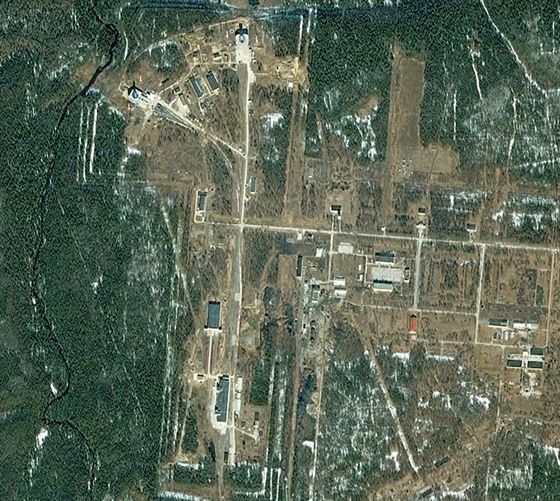Starí snímek startovací plochy 43 na kosmodromu Pleseck z Google Earth, odkud startovala raleta s druicí Kosmos 2576