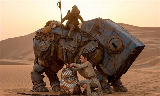 Daisy Ridley ve filmu Star Wars: Síla se probouzí