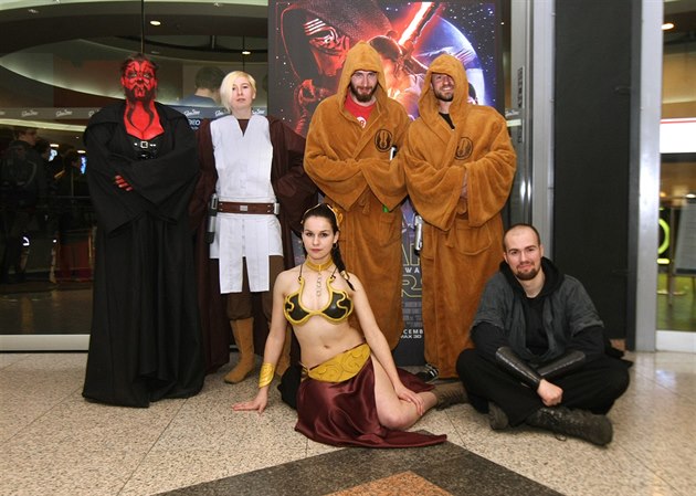 Na p�lno�ní premiéru nové epizody Hv�zdných válek s titulem Star Wars: Síla se...