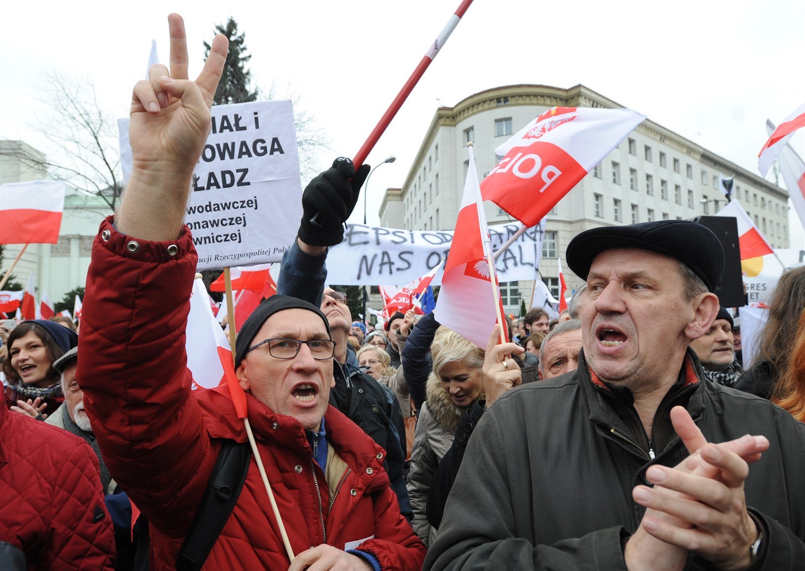 Prosincová demonstrace proti antidemokratickým krok�m polské vládnoucí strany Právo a spravedlnost.