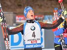 SLÁVA VÍTZM. Radost po sprintu v Hochfilzenu dává najevo vítz Simon Schempp.