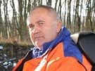 Asfaltér Josef Horák pracuje jako idi finieru na dostavb dálnice D8 u...
