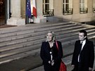 Pedsedkyn Národní fronty Marine Le Pen a jeden z vítzných kandidát v...
