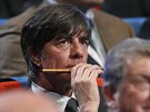 KOHO ASI DOSTANEME? Nmecký kou Joachim Löw bhem slavnostního losu Eura 2016