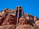 Ve vyprahlé pouti americké Arizony stojí kaple Svatého Kíe - Chapel of the...