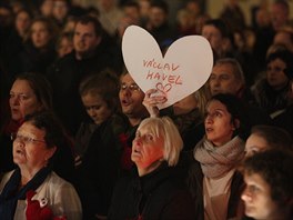 Lidé si pipomínají tvrté výroí od úmrtí Václava Havla (18. prosince 2015).