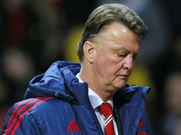 NA ODCHODU? Trenr Manchesteru United Louis van Gaal odchz zklaman do aten...