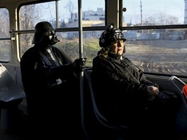 Darth Vader cestuje hromadnou dopravou(11. prosince 2015).