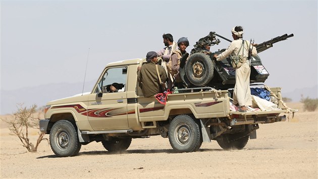 Jednotky loajální prezidentovi Hádímu na severu Jemenu (5. prosince 2015)