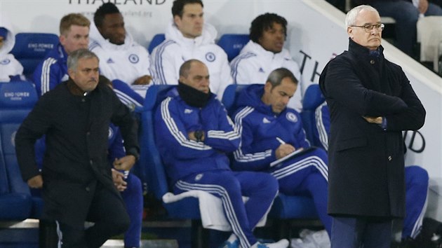 Josmu Mourinhovi leton sezona na lavice Chelsea vbec nevychz. Naopak jeho protjek z Leicesteru Claudio Ranieri zatm zav skvl plrok.