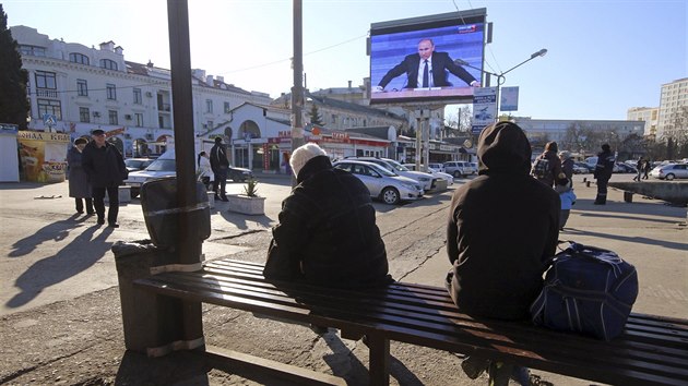 Tiskovou konferenci Vladimira Putina mohli sledovat i lidé z krymského Sevastopolu (17. 12. 2015)