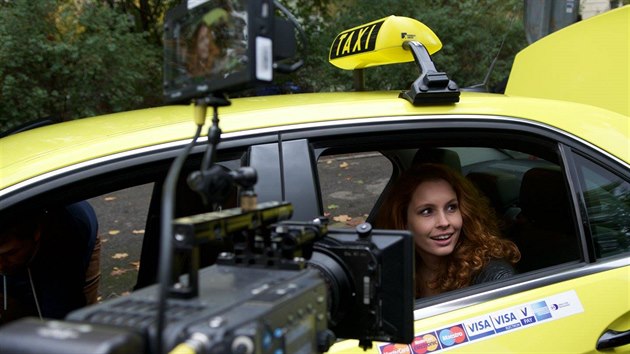 Denisa Nesvailov ve filmu Taxi 121