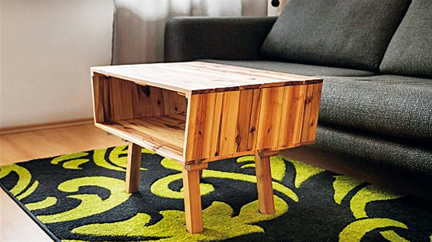 Pokud milujete retro styl, vyberte si stolek KoHi, jenž celek podpoří a navíc díky ekologickému materiálu umocní váš dobrý pocit z recyklace dávných věcí.