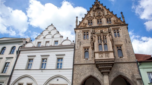 Gotick m욝ansk Kamenn dm je soust mstskho muzea.  M ti podla a vysok trojheln tt s gotickmi okny a bohatou sochaskou vzdobou. Dm si dal v letech 1485-1499 postavit m욝an Prokop Kroupa.