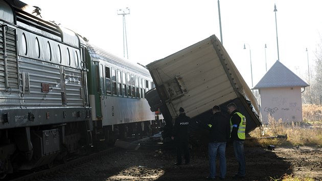 Na přejezdu ve Frýdku-Místku došlo ke střetu kamionu s vlakem.