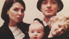 Herec Jude Law s první manželkou Sadie a dětmi