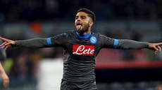 Lorenzo Insigne z Neapole slaví gól v utkání Evropské ligy proti Legii Varava.