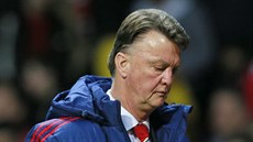 NA ODCHODU? Trenér Manchesteru United Louis van Gaal odchází zklamaný do šaten...