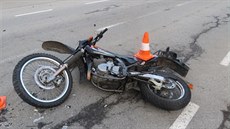 �idi� BMW srazil ve Zdíkov� motorká�e.