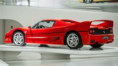 Ferrari F50 v muzeu Enza Ferrariho v italské Moden