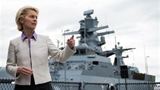 Nmecká ministryn obrany Ursula von der Leyenová navtívila posádku válené...