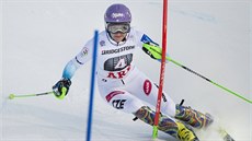 árka Strachová ve slalomu v Aare