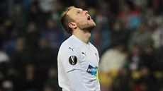 Plze�ský zálo�ník Daniel Kolá� po inkasovaném gólu v posledních sekundách zápasu