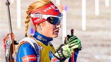 Gabriela Soukalová ped startem sprintu v Hochfilzenu.