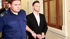 Martin Fuchsa vjel v opilosti do skupinky lidí. Od soudu dostal 15 let za pokus...