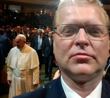 Pedseda lidovc Pavel Blobrdek ukoistil selfie s papeem