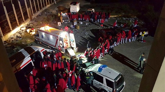 Do španělské enklávy Ceuta na severu Afriky proniklo 185 běženců (25. prosince...