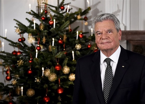 Nmecký prezident Joachim Gauck bhem pedtoeného vánoního poselství národu...