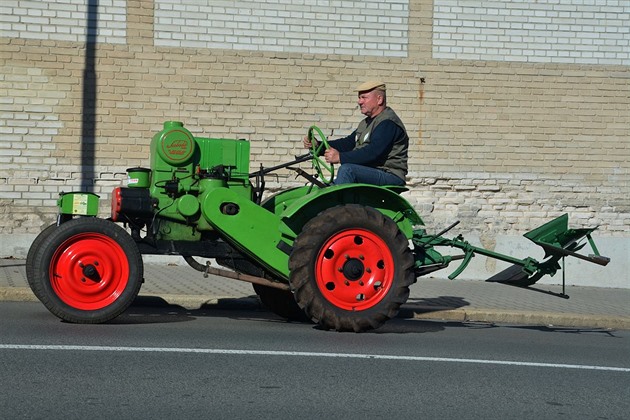 Lepší český než německý. Nejoblíbenější traktor z Kosmonos má 80 let