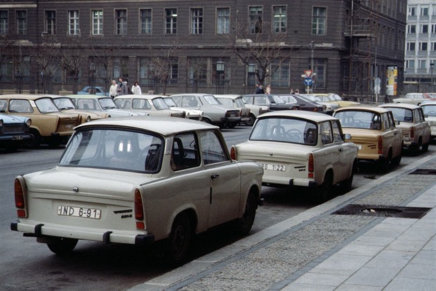 Import ojetin v útlumu. Dovoz trabantů překonal rollsy