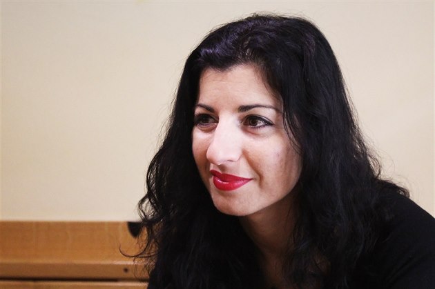 Módní návrhá�ka Tereza Sabá�ková p�ijala pozvání MF DNES k povídání do seriálu...