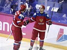 Rutí hokejisté Alexander Drgachjov a Artur Lauta slaví vyrovnaní na 1:1 v...