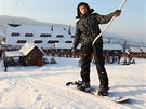 Snowboardista ve Ski areálu Mosty u Jablunkova.