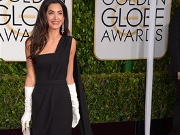 Uznávaná právnika a aktivistka Amal Clooney, která na pedávání Zlatých glób...