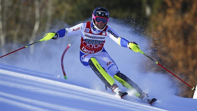 vdsk lyaka Frida Hansdotterov pi slalomu v Lienzu.