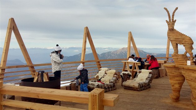 Refugio Paion na vrcholku Alpe Cermis (2250 m)