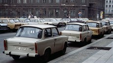 Berlínská ulice v roce 1989, nejvtí zastoupení má Trabant 601.