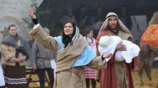 V M��ín� se letos op�t hrál �ivý betlém, tentokrát se ho ú�astnilo �edesát...