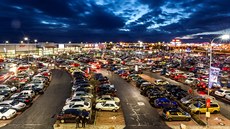 Rekordní p�edváno�ní nákupy o Zlaté ned�li 2015: obchodníci m�li plná...