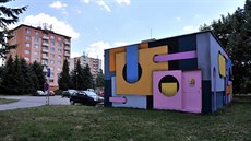 Fasádu trafostanice v Jihlav v lét na zakázku spolenosti E.ON pomaloval streetartový umlec