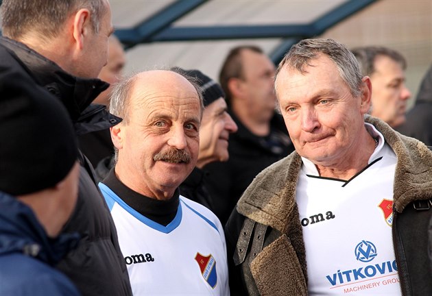 Augustín Antalík (vlevo) a Libor Radimec p�i utkání starých gard Baníku Ostrava...