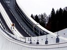 Slovinský skokan Peter Prevc na mstku v Garmisch-Partenkirchenu.