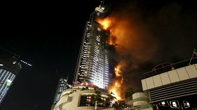 Siln por vypukl v hotelu The Address Downtown Dubai, kter m 302,2 metr.