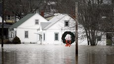 Jiní a centrální ást USA suují povodn, v souvislosti s poasím zemely...